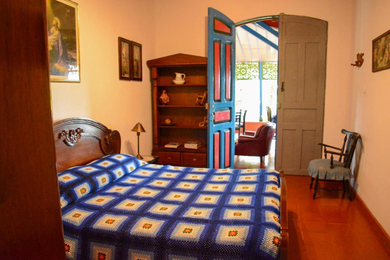 Finca La Colina Bed and Breakfast Calarcá Exterior foto