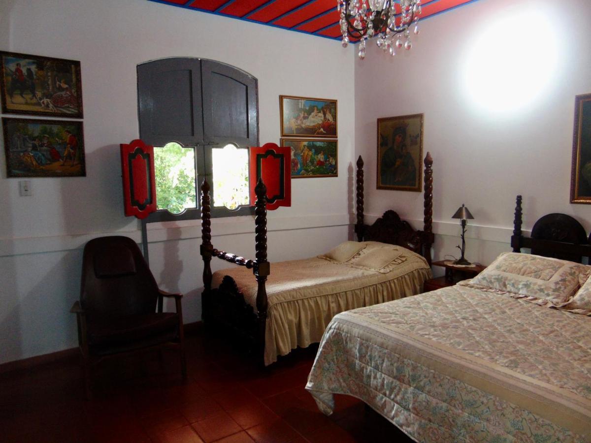 Finca La Colina Bed and Breakfast Calarcá Exterior foto